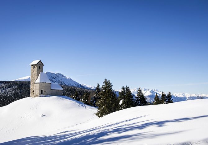 Monte San Vigilio e la sua chiesetta a Lana in Alto Adige