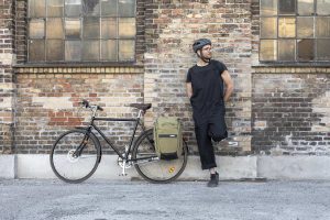 Thule Paramount Hybrid Pannier: lo zaino ibrido per i commuter