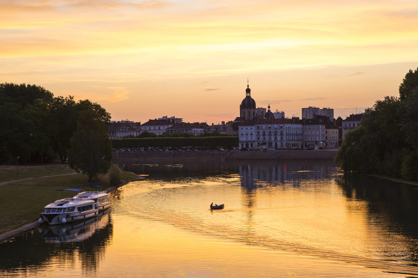 Pasqua e ponti di Primavera in houseboat lungo fiumi e canali di Francia e Italia