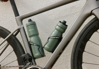 CamelBak Podium Titanium e Steel: le nuove versioni delle borracce termiche da bici