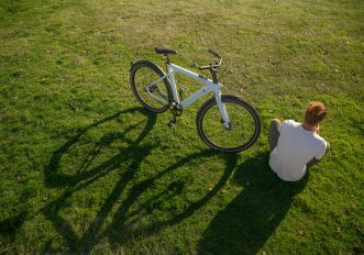 Nuova TENWAYS CGO009: l’e-bike smart per la mobilità urbana