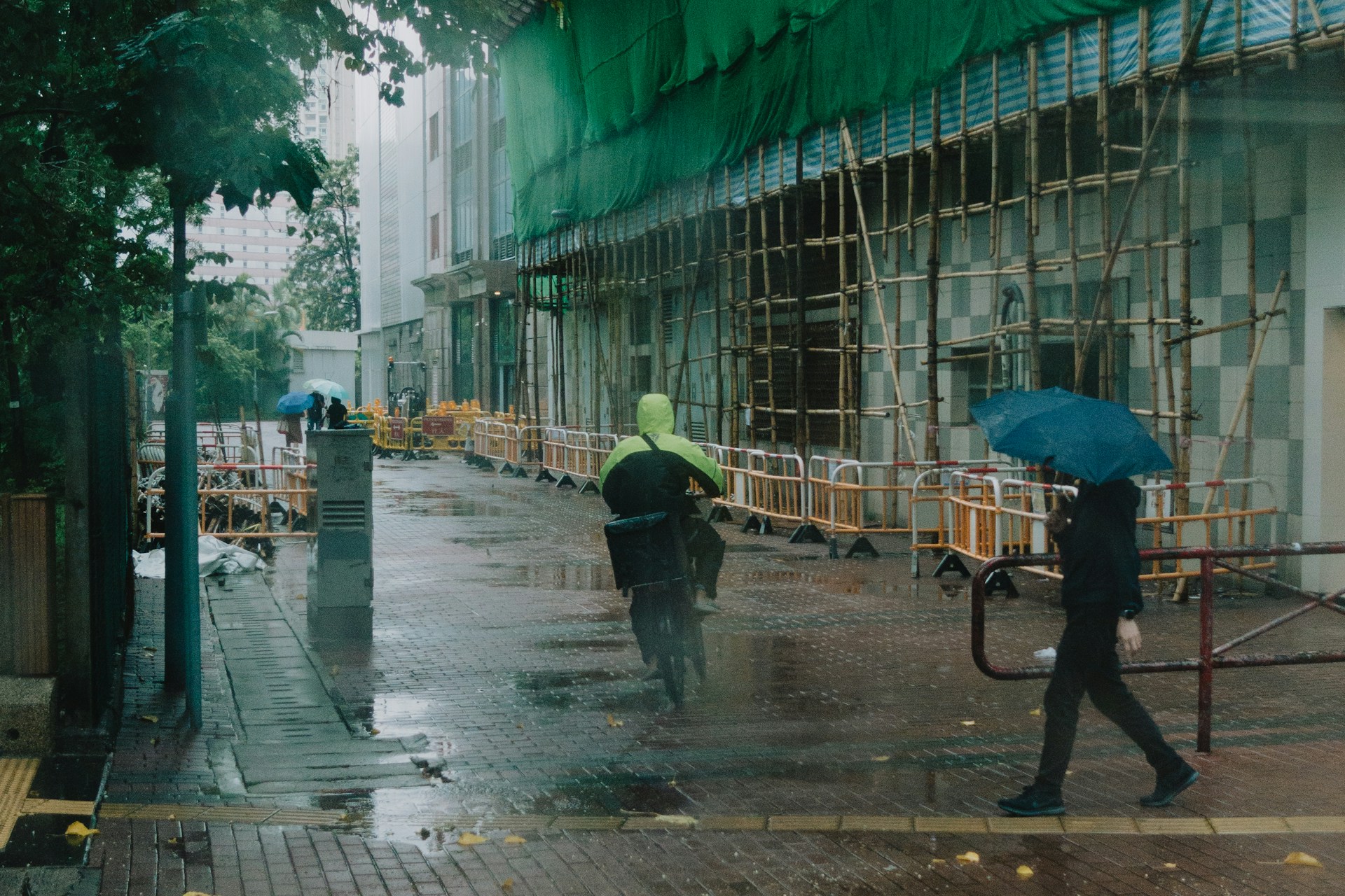 Bici elettrica con la pioggia