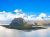 le-morne-brabant-e-la-cascata-sottomarina-mauritius