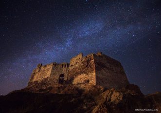 Su quest'isola puoi fare astroturismo e trekking notturni