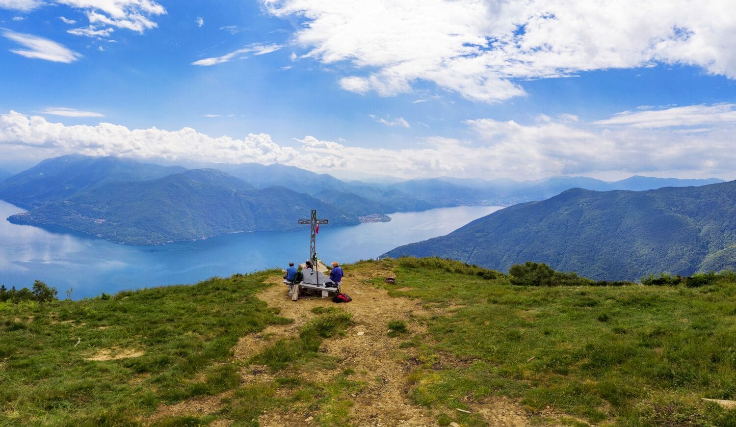 Se  vuoi passare l'estate tra laghi e montagne, questo è un posto dove andare Distretto Turistico dei Laghi, Monti e Valli dell’Ossola