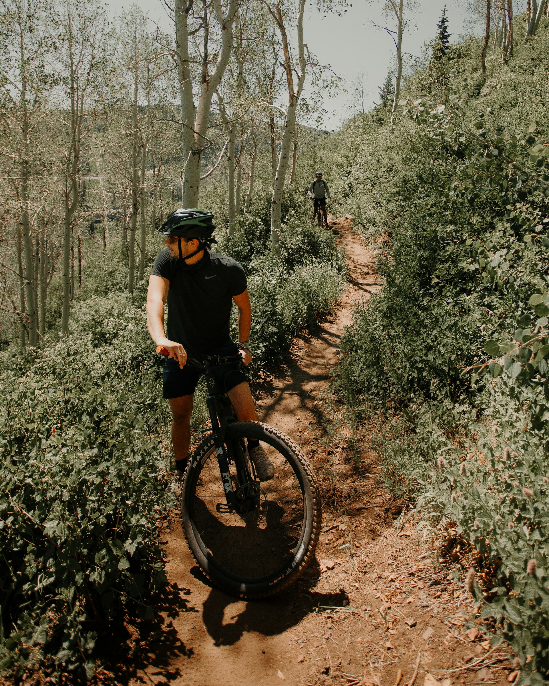 Le domande che devi fare a chi ti sta vendendo i tuoi nuovi occhiali per andare in bici