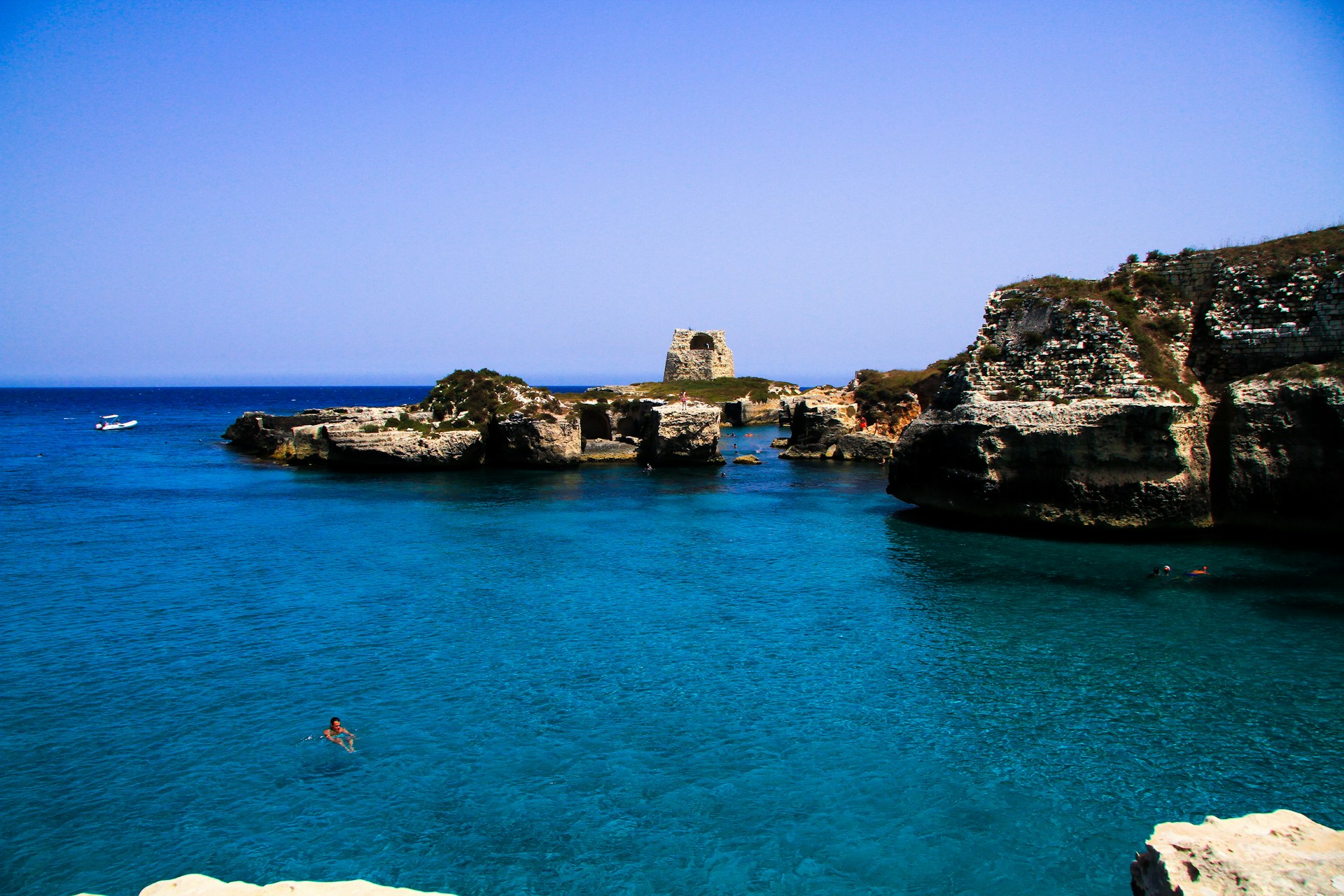 Salento: Il Tacco d'Italia, Tra Spiagge Caraibiche e Scogliere Mozzafiato