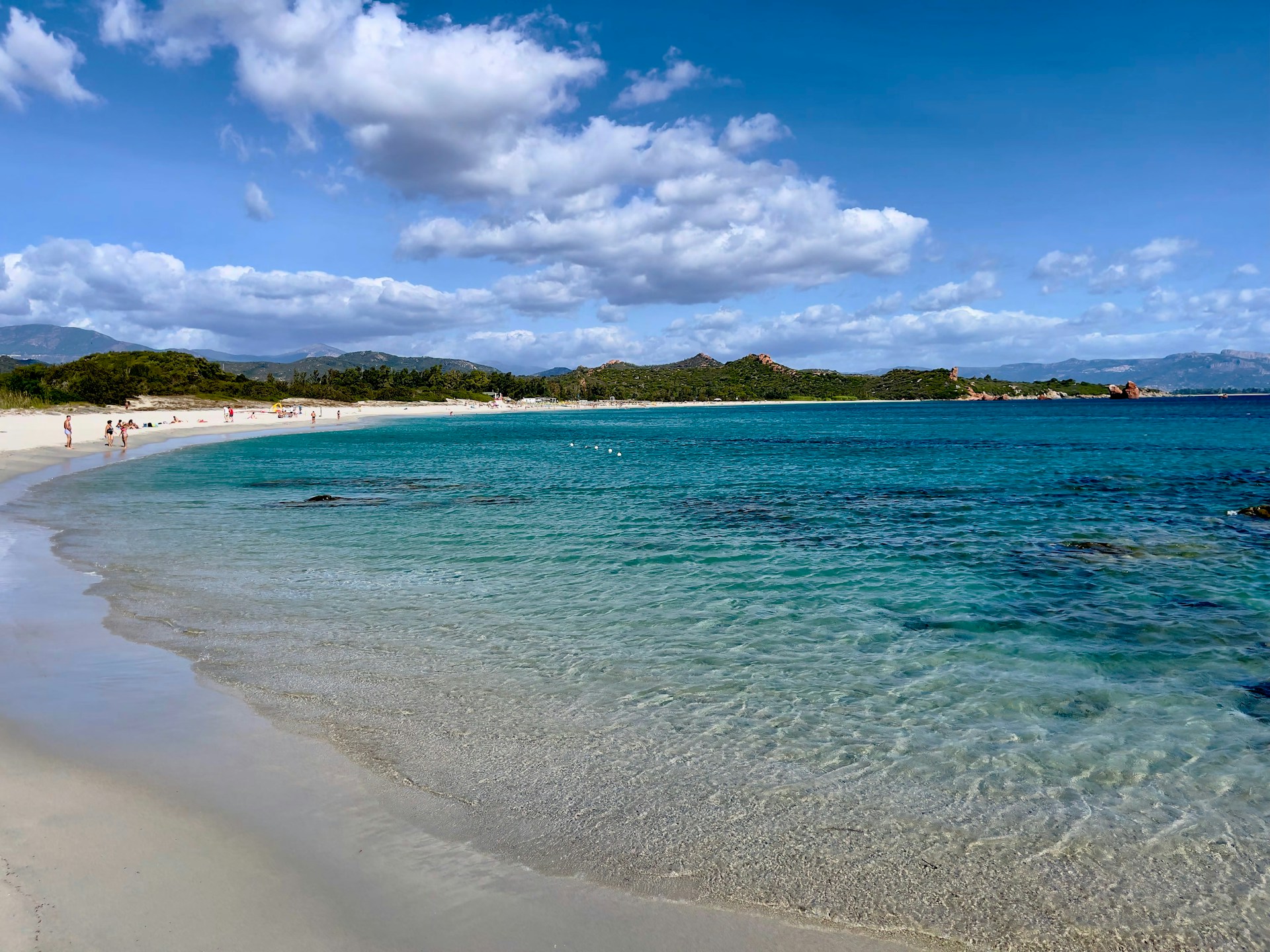 Questo lato della Sardegna è un paradiso per gli amanti delle spiagge selvagge e dell'avventura