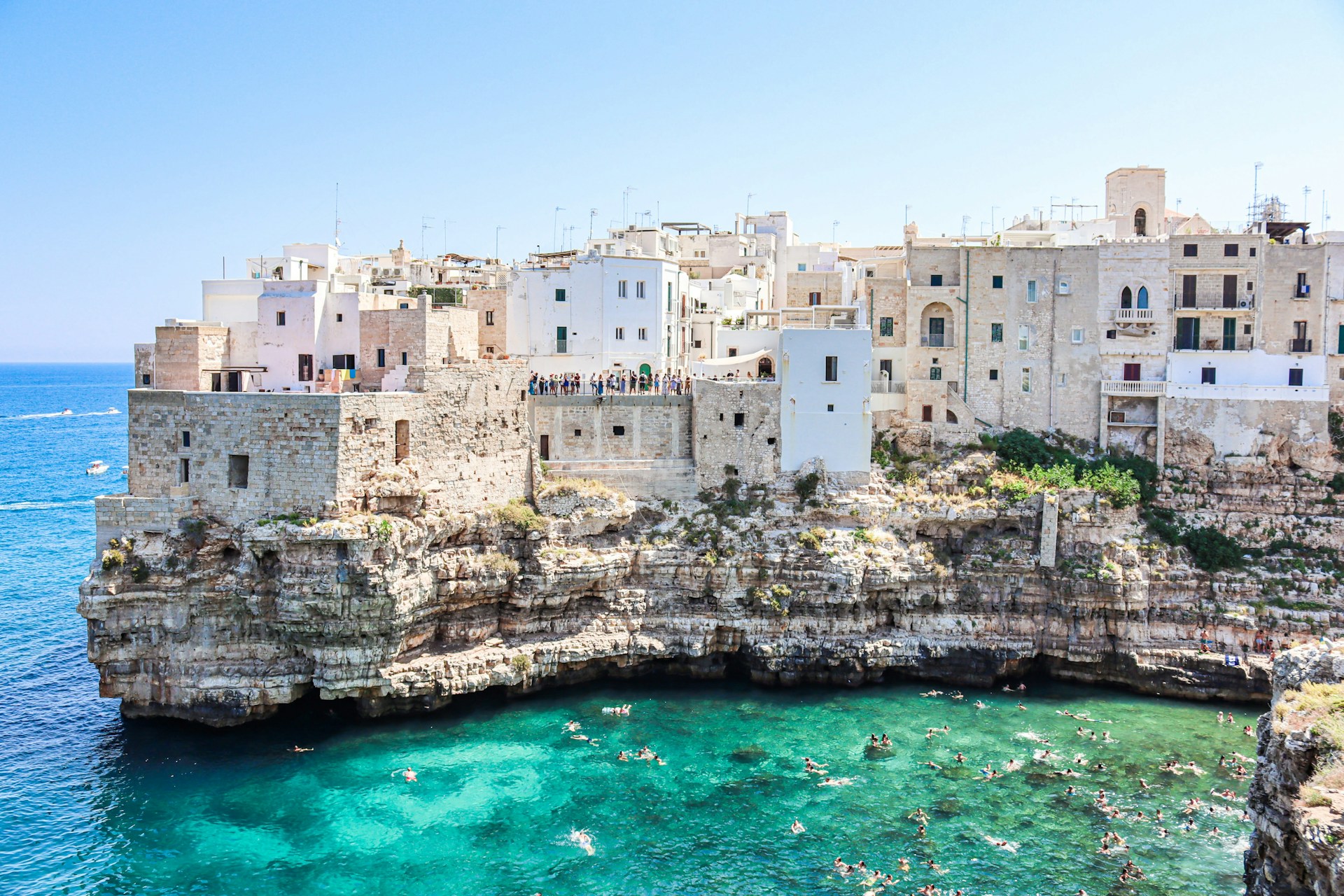 Da Bari a Ostuni, le spiagge e il mare più belli