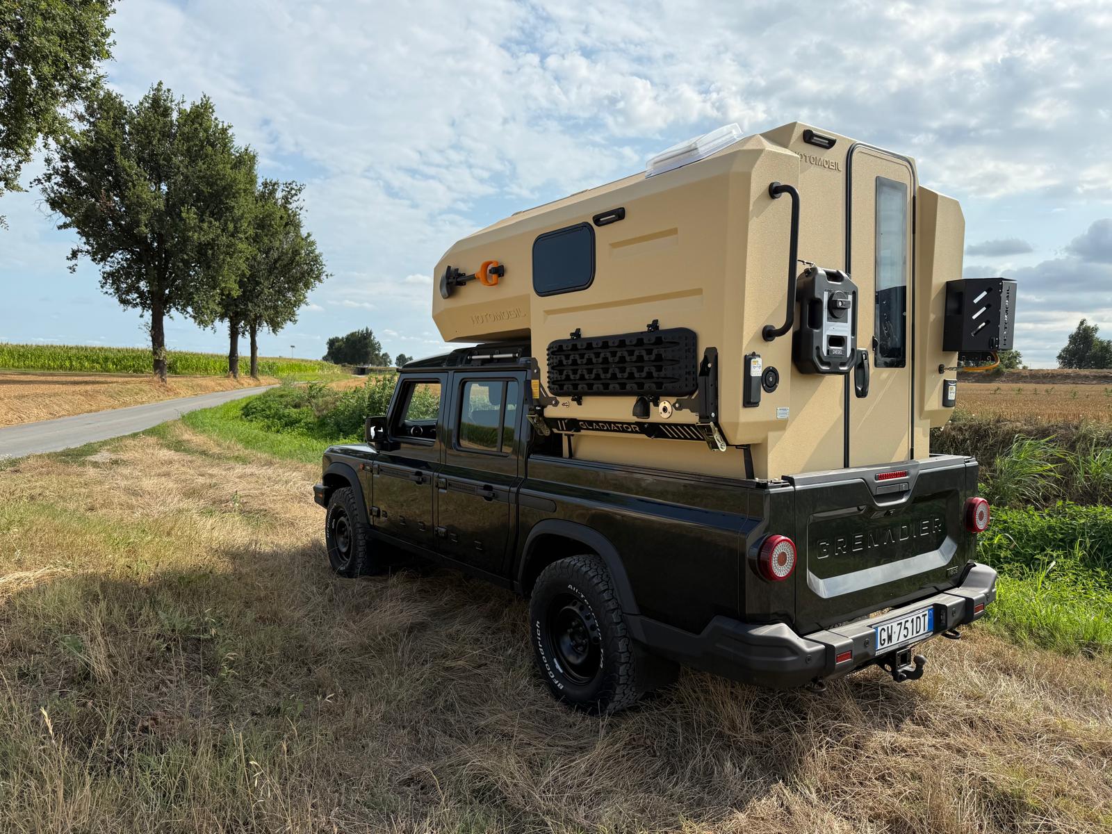 INEOS Quartermaster con Cellula Pickup