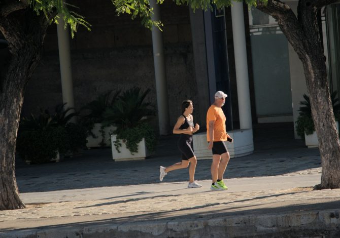 Le domande che devi fare a chi ti sta vendendo le tue nuove scarpe da running