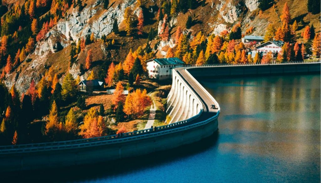 Diga di Fedaia, autunno