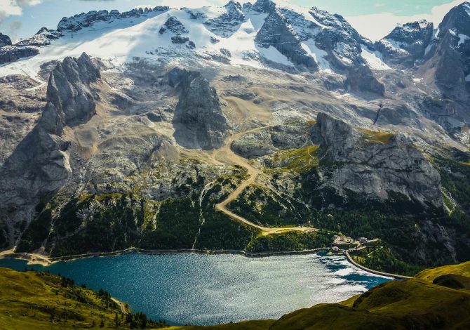 Lago di Fedaia in autunno