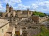urbino-patria-di-raffaello-conserva-un-centro-storico-rinascimentale-straordinario-in-autunno-le-colline-circostanti-si-tingono-di-colori-caldi