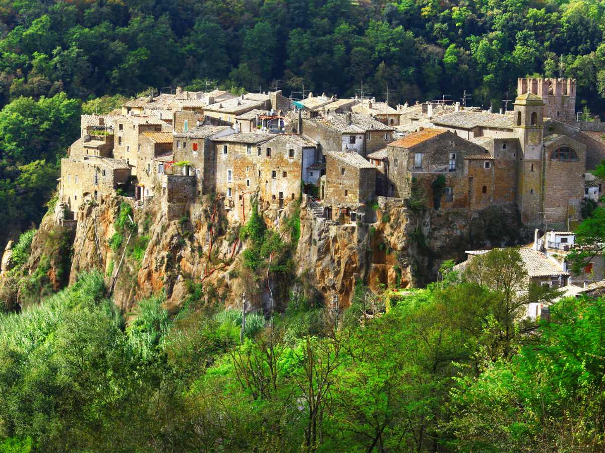 Calcata, borgo in provincia di Viterbo