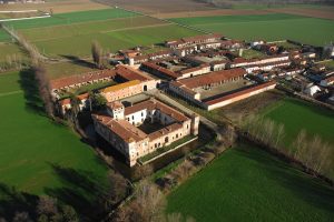 Castello-Padernello-borgo