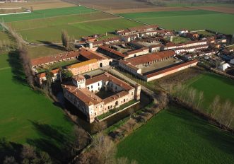 Castello-Padernello-borgo