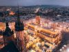 cracovia-nel-cuore-della-piazza-principale-il-mercatino-prende-vita-tra-profumi-speziati-e-luci-che-trasformano-la-citt-in-un-rifugio-invernale-accogliente