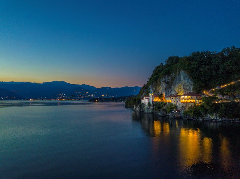Eremo Santa Caterina_notte_vista_dal_lago