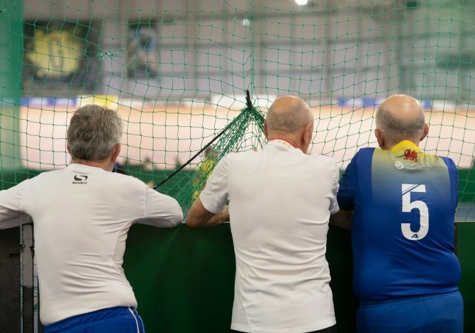 Dopo i 50 anni il tuo corpo cambia, ma puoi mantenere la flessibilità per non smettere di muoverti