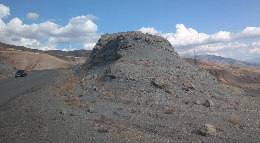 armenia-strada-montagne