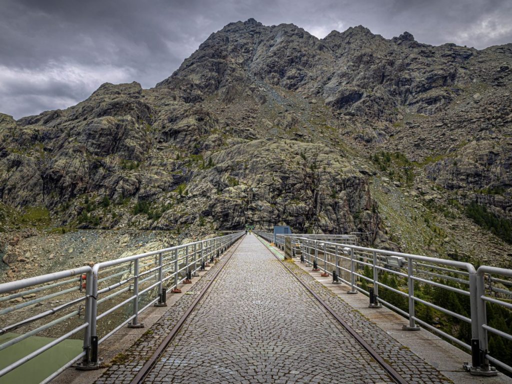 Sopra la diga di Alpe Gera