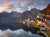 lago-di-hallstatt-incorniciato-da-montagne-maestose-e-foreste-dai-colori-caldi-il-lago-crea-scorci-pittoreschi-perfetti-per-passeggiate-e-fotografie