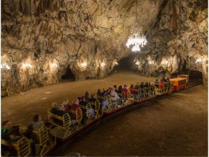 Visitare le Grotte di Postumia in treno