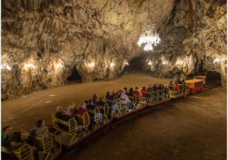 Visitare le Grotte di Postumia in treno