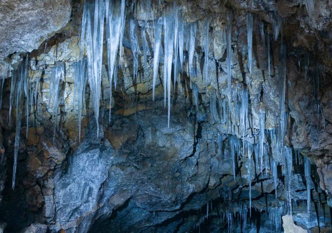 Grotta del Gelo, stalattiti di ghiaccio