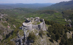 roccamandolfi-castello-inverno-visitmolise