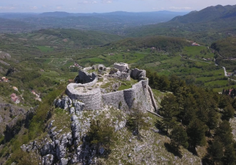 roccamandolfi-castello-inverno-visitmolise