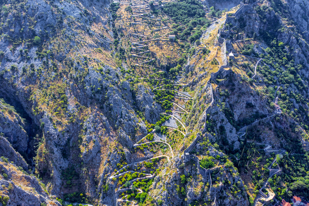strada-50-tornanti-monte-lovcen