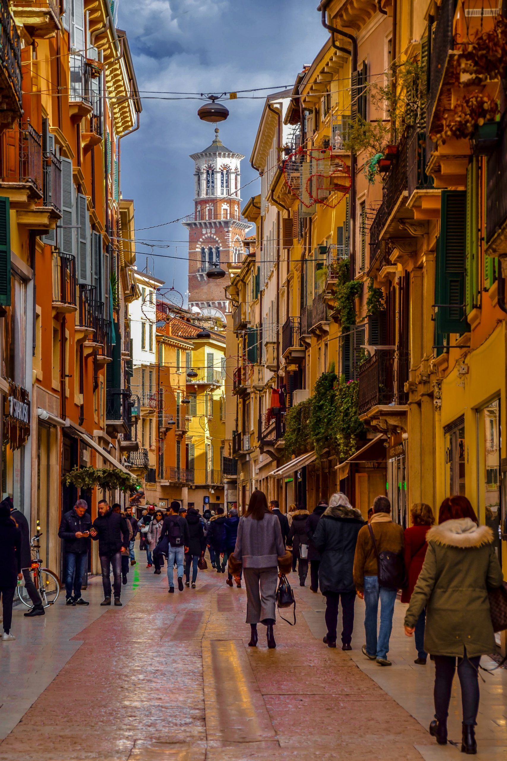 Le 7 città italiane più belle da scoprire a piedi