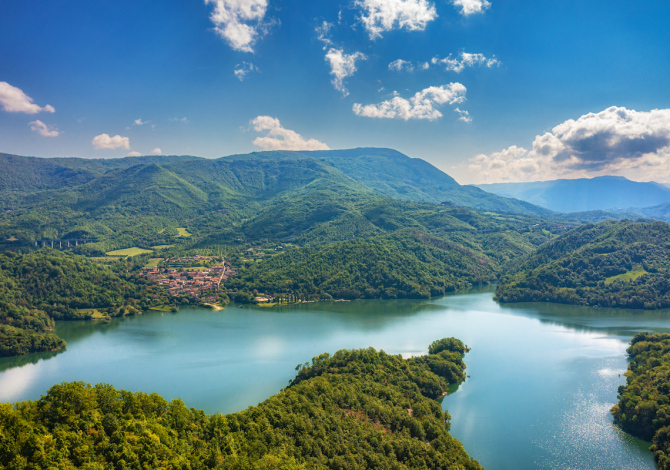 lago-del-salto-lazio-borghi--fiordi