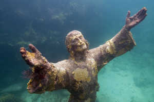 itralia-inquietante-cristo-abissi-s-fruttuoso