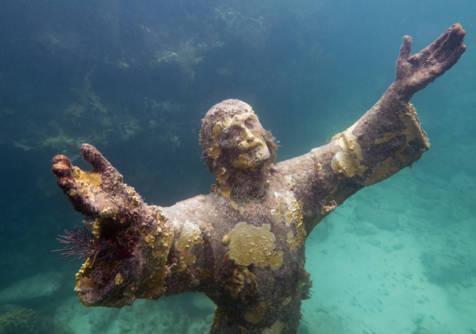itralia-inquietante-cristo-abissi-s-fruttuoso