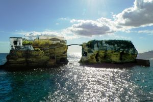 Isola_la_Gaiola,_Posillipo