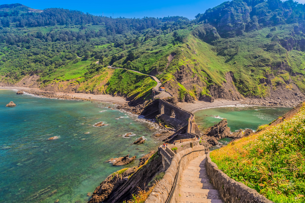 Gaztelugatxe-spagna-isola-scalinata