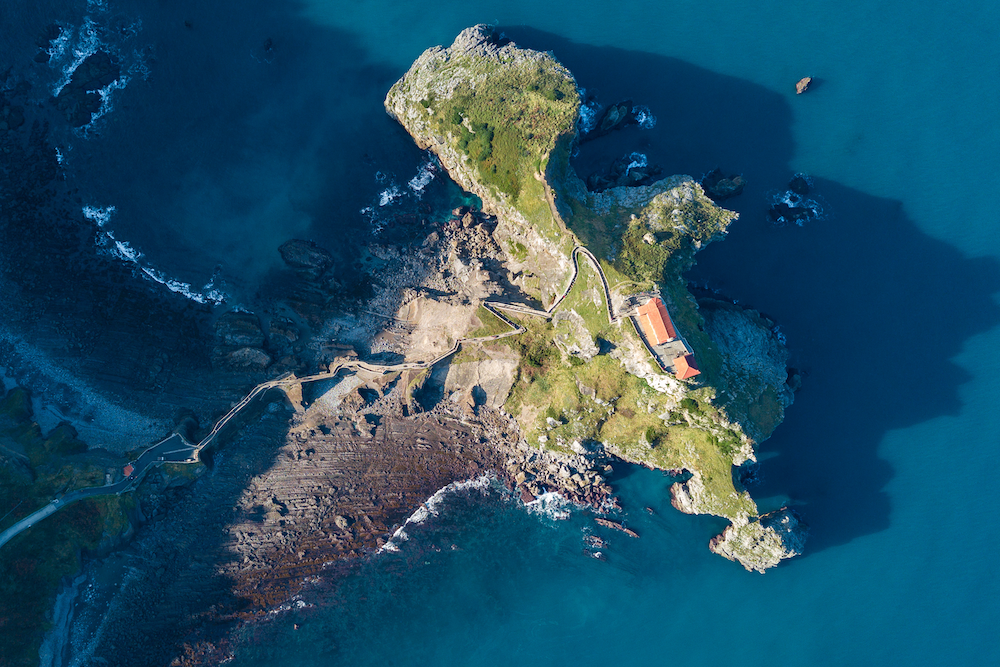 Gaztelugatxe-spagna-drone