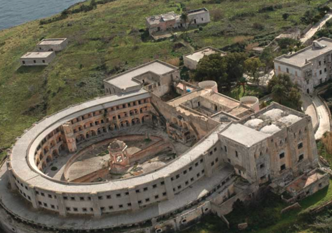 isola-s-stefano-carcere