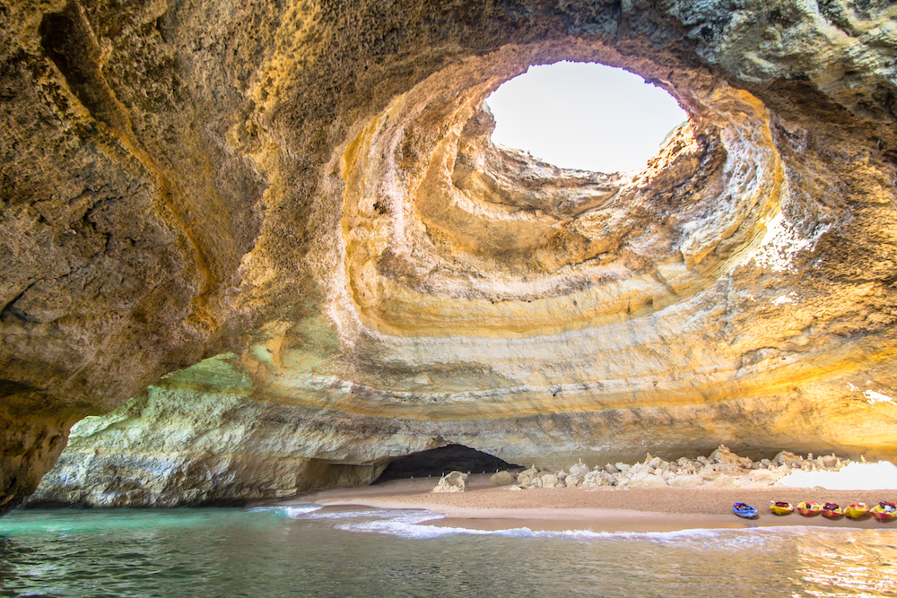 grotta-benagil-portogallo-spiaggia