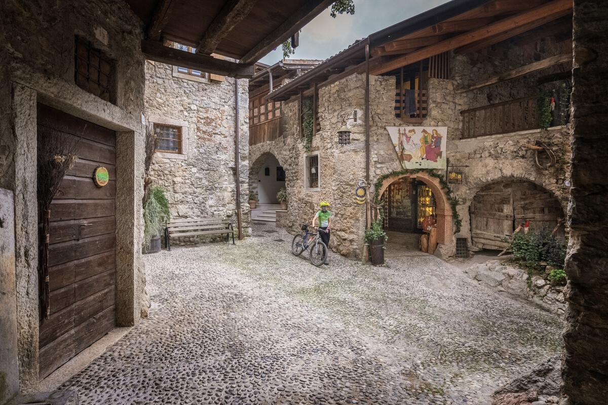 canale-di-tenno-borgo