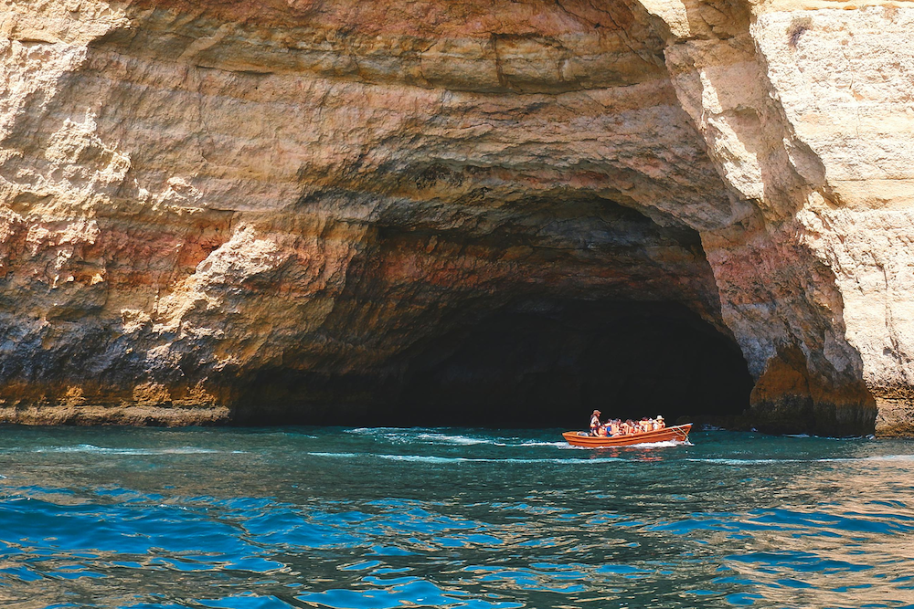 grotta-benagil-algarve-spiaggia-buco