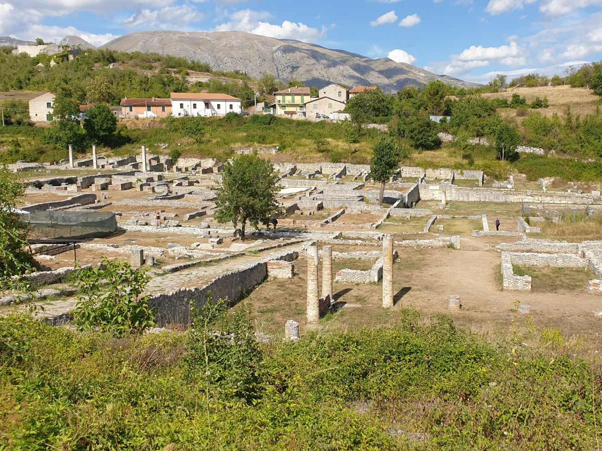 Alba Fucens, Abruzzo