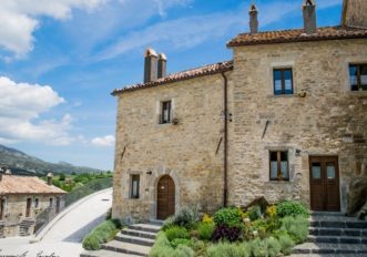 Castel del Giudice-Borgo Tufi rinnovato
