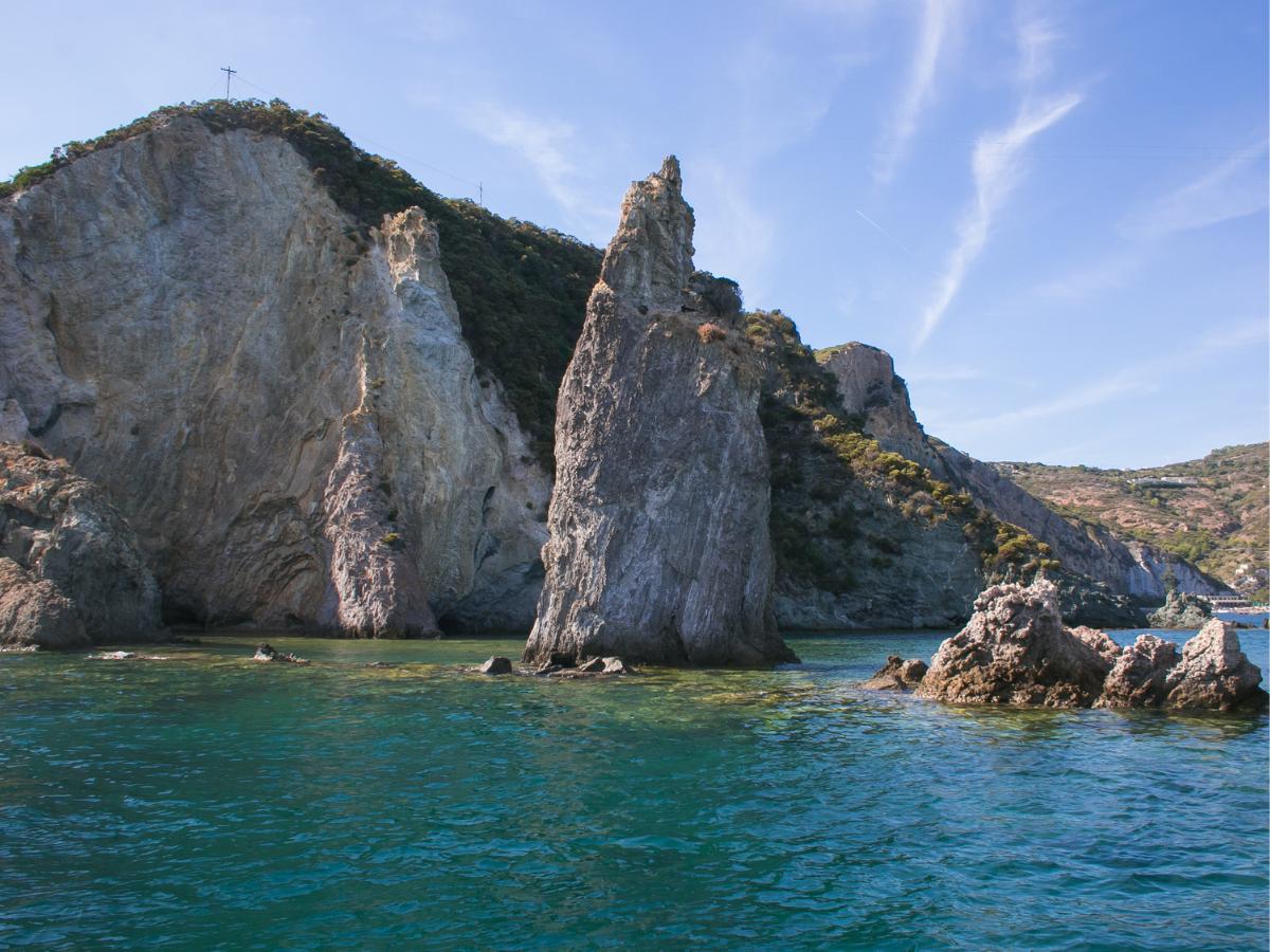 Faraglioni di Lucia Rosa a Ponza