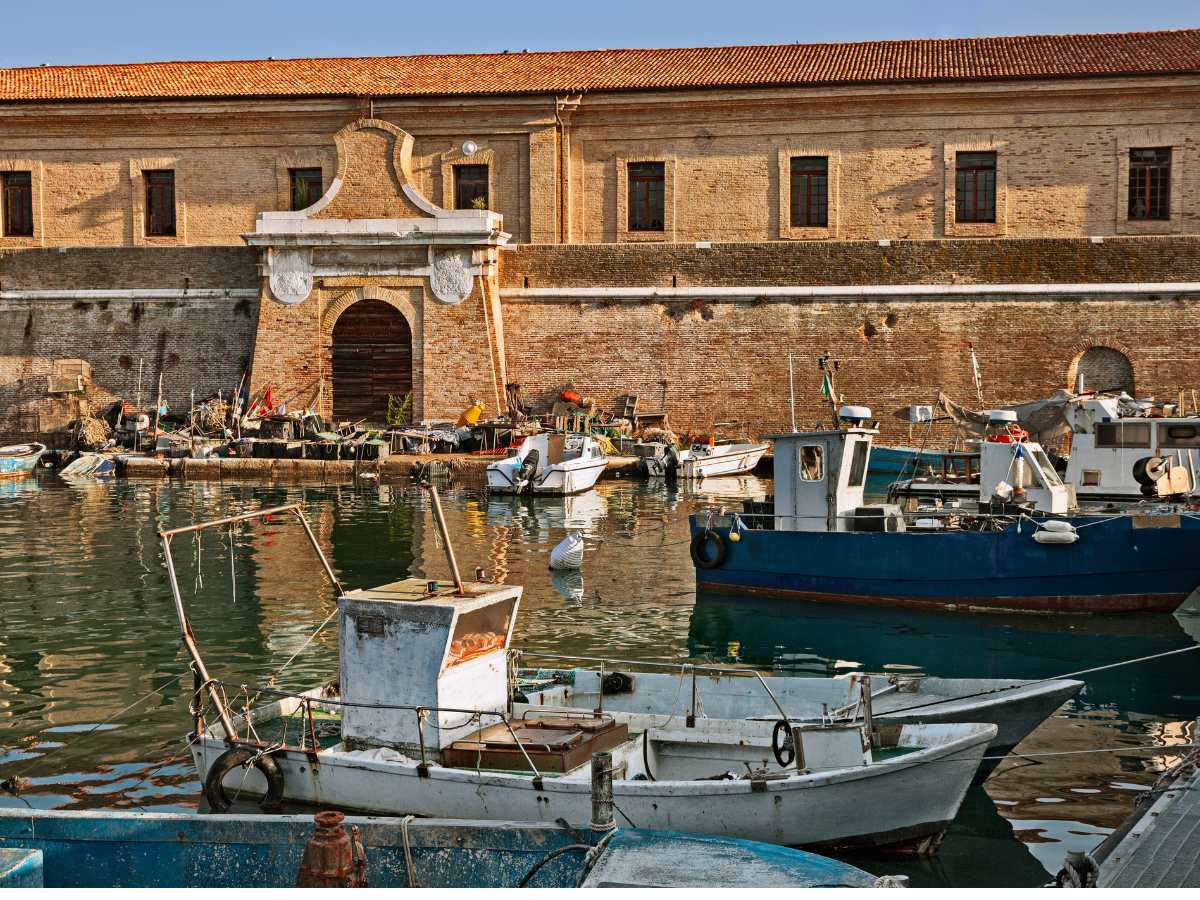 Vecchi edifici della Mole Vanvitelliana di Ancona