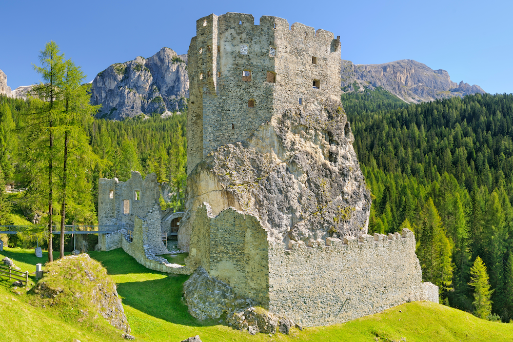 castello-andraz-delibana-dolomiti