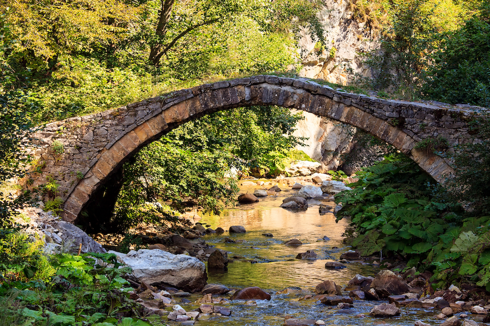 ponte-del-diavolo-piemonte-estate